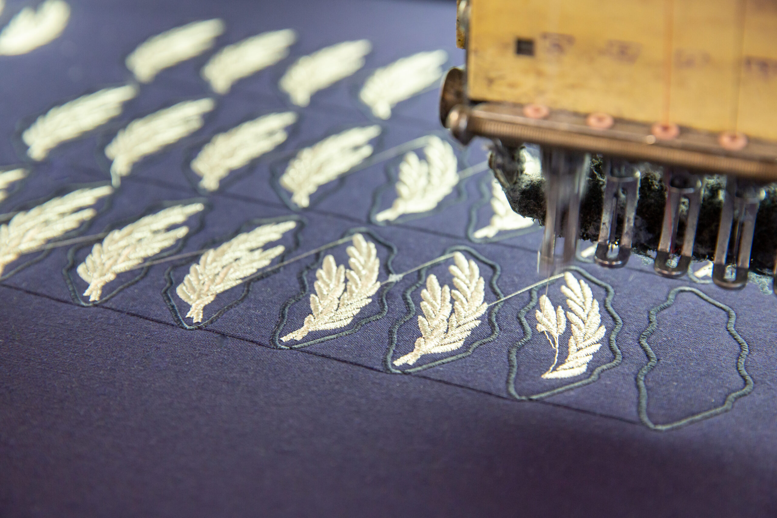 Machine à broder professionnelle — personnalisation textile Vesteau